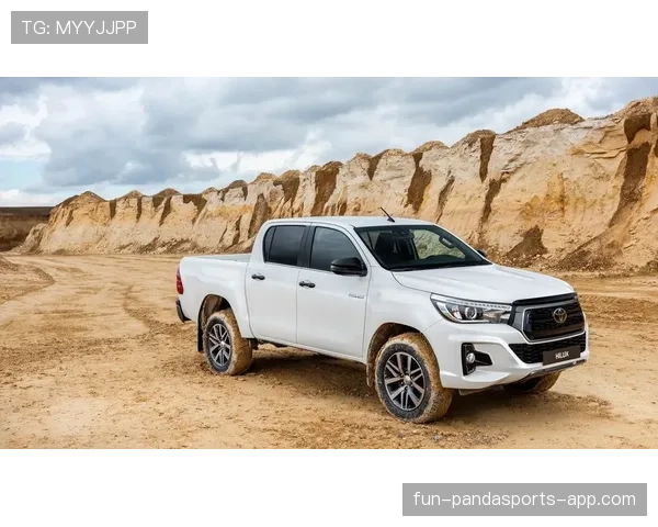 刷到萨卡私服图，那只表和车座一角让我想问，这钱到底从哪儿冒出来