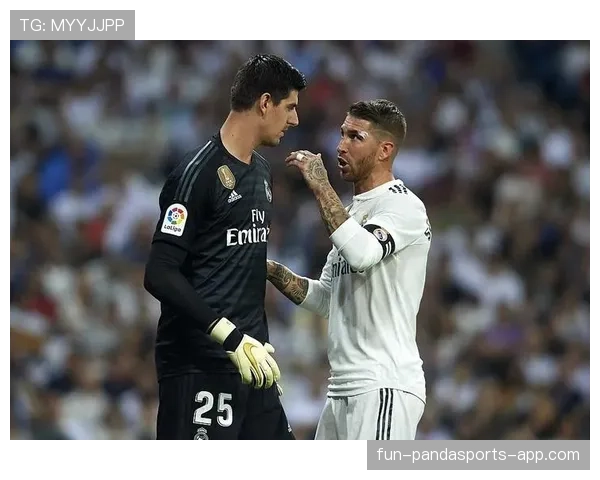 库尔图瓦如何通过出球组织重塑皇马后防体系